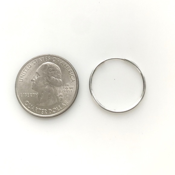 NWT Sterling silver endless hoop earrings, 21 mm - Picture 3 of 6